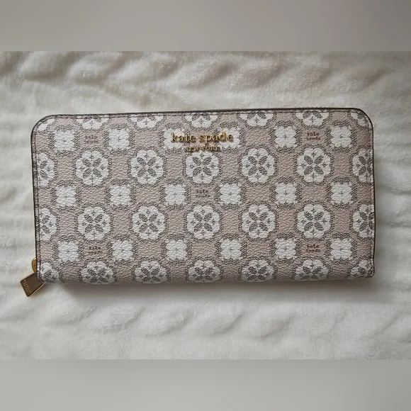 Kate Spade Wallet - Picture 7 of 7
